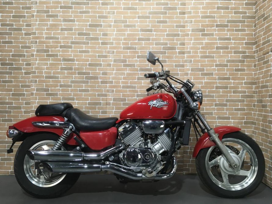 Honda Magna 750