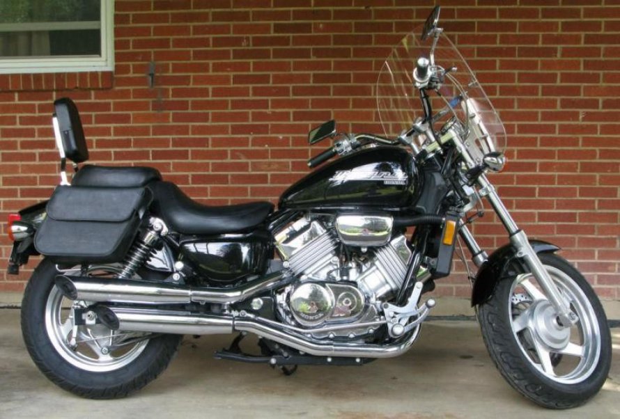 Honda vf750c Magna