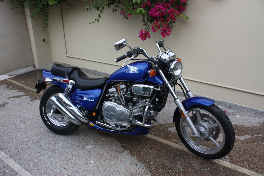 Honda Magna 750