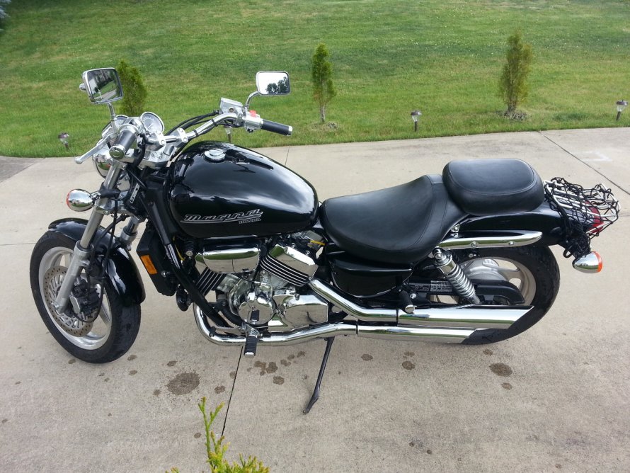 Honda Magna