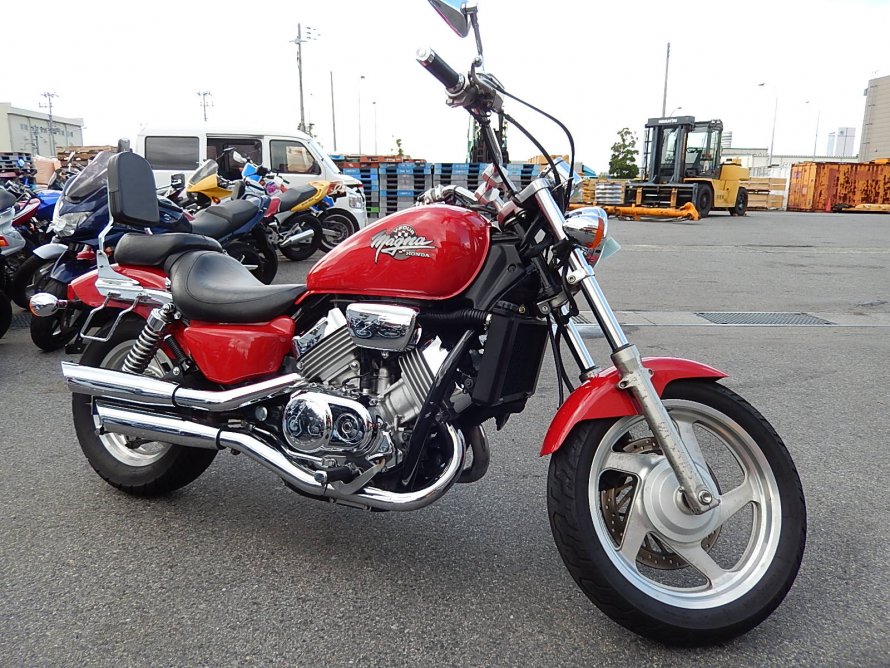 Honda Magna 750