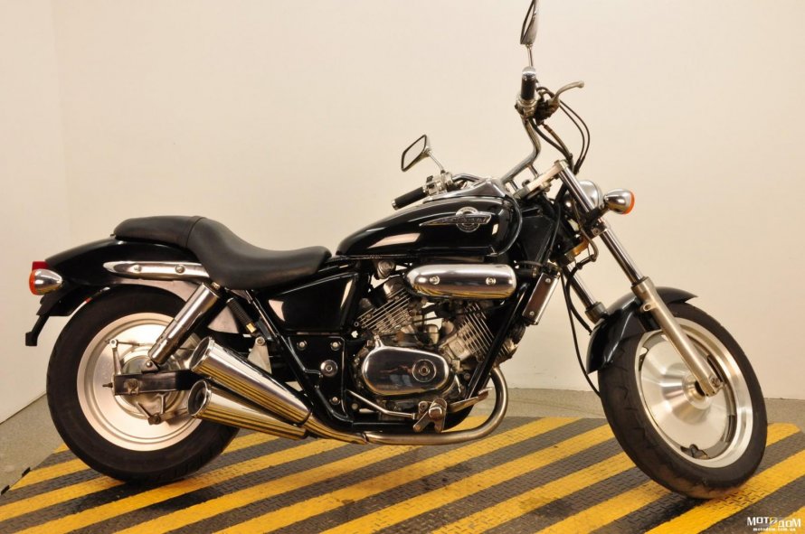 Мотоцикл Honda Magna 250