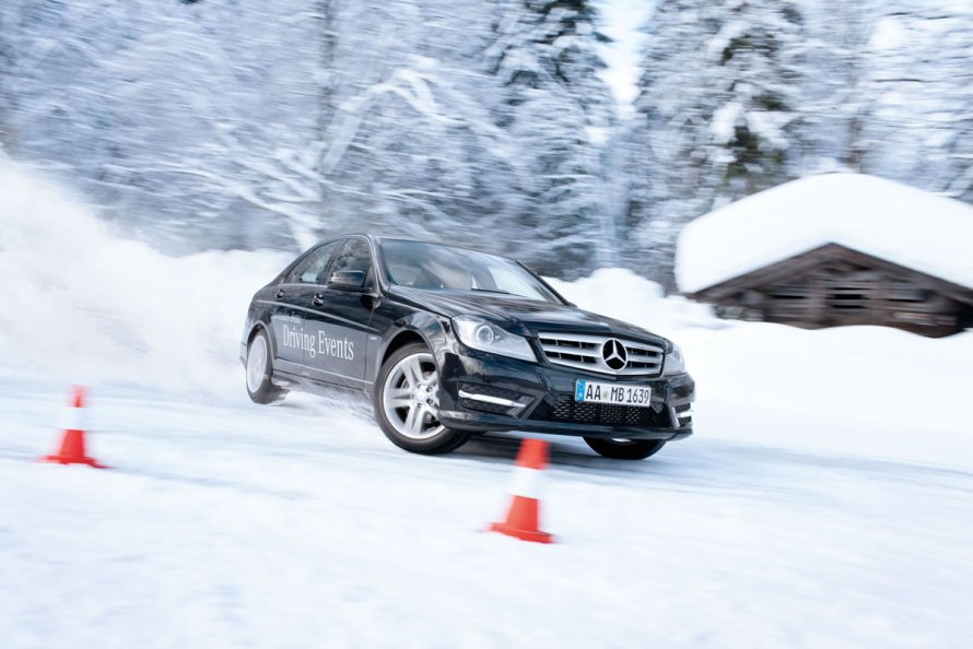 Mercedes c зимой