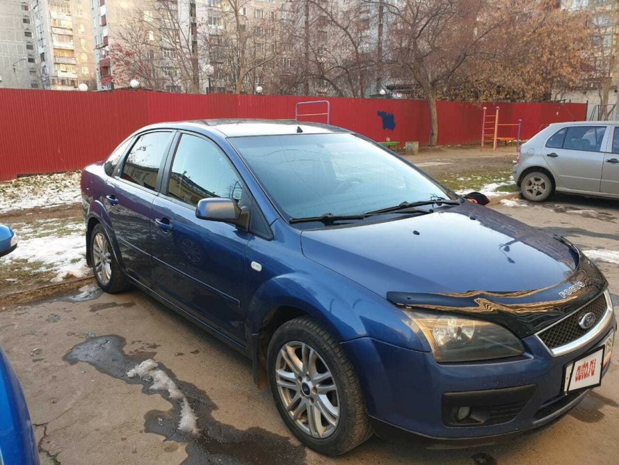 Синий Форд фокус 2 седан