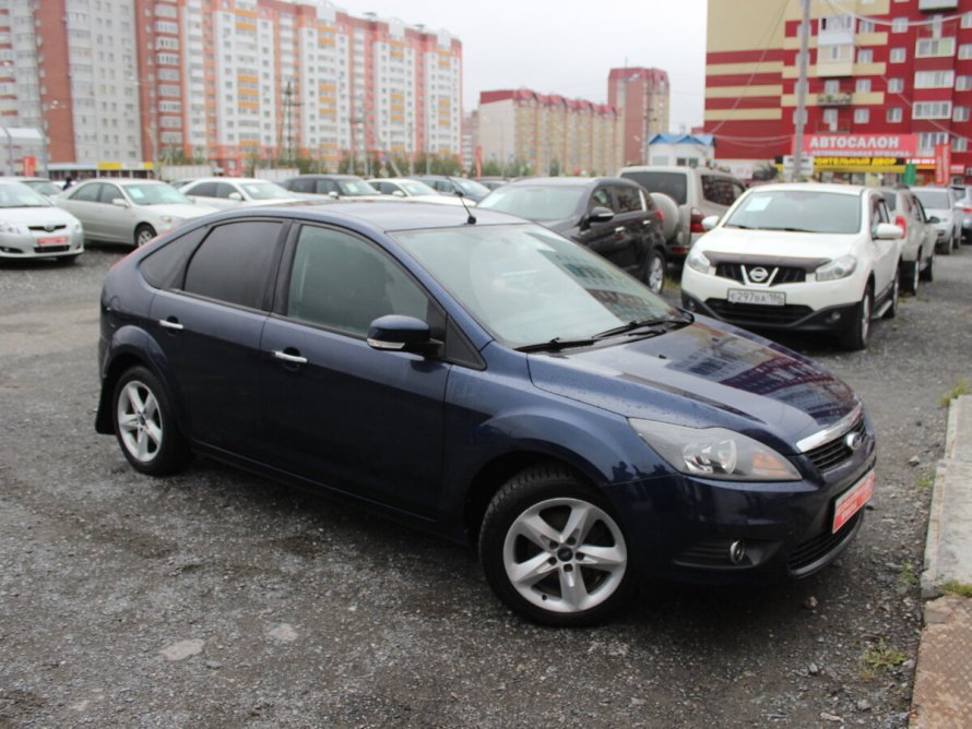 Ford Focus 2 темно синий седан