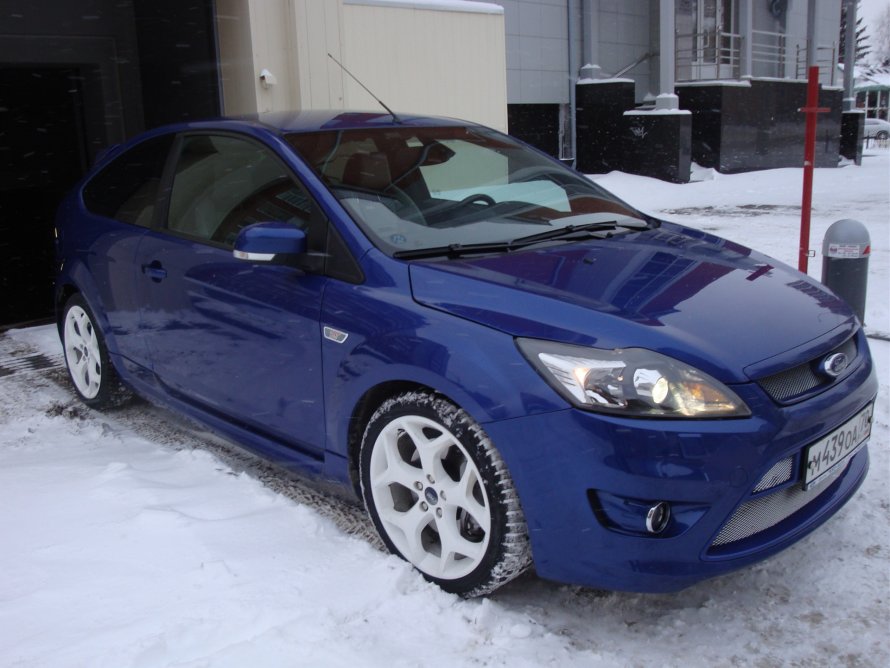 Ford Focus синий