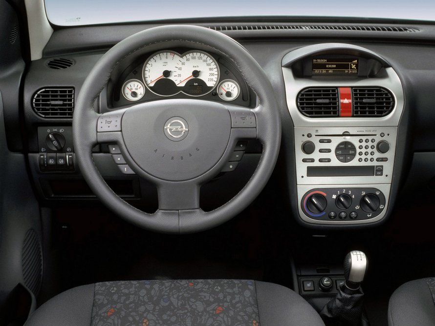 Opel Corsa 2000 салон