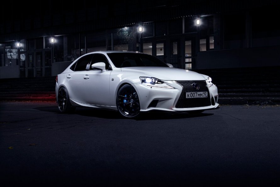 Lexus is 250 белый 2022