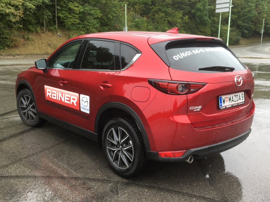 Mazda CX-5 черная 1