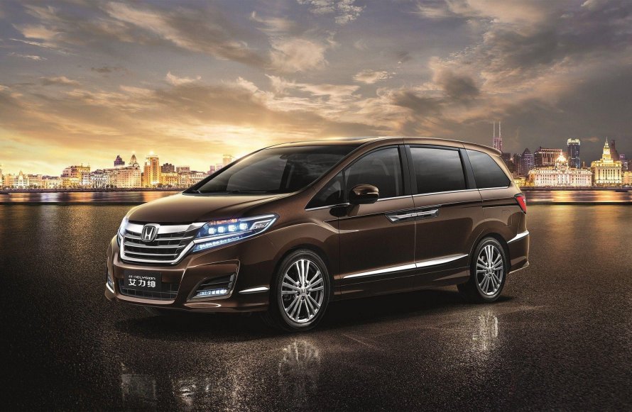 Минивэн Honda Elysion 2017