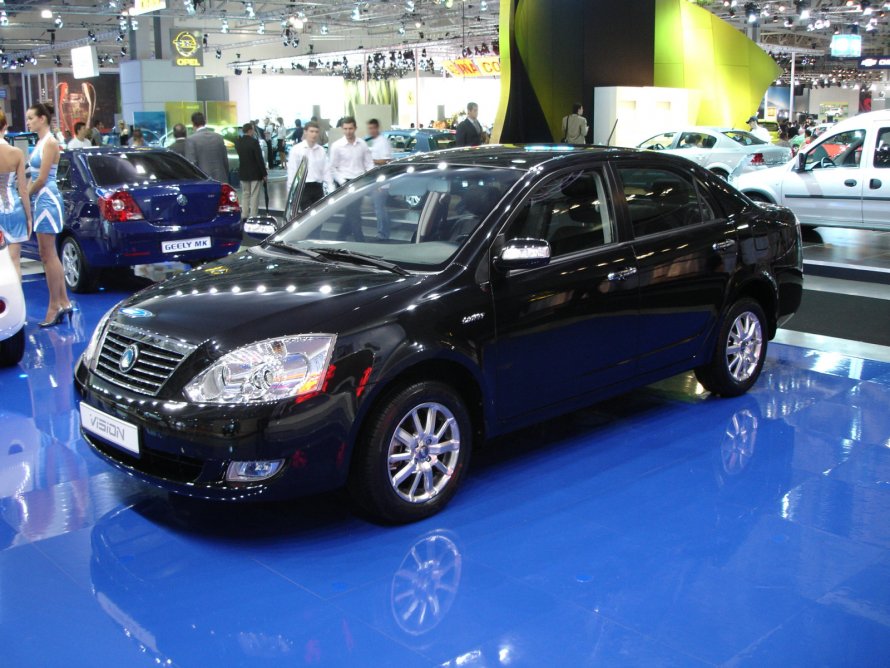 Geely MK Cross 2020