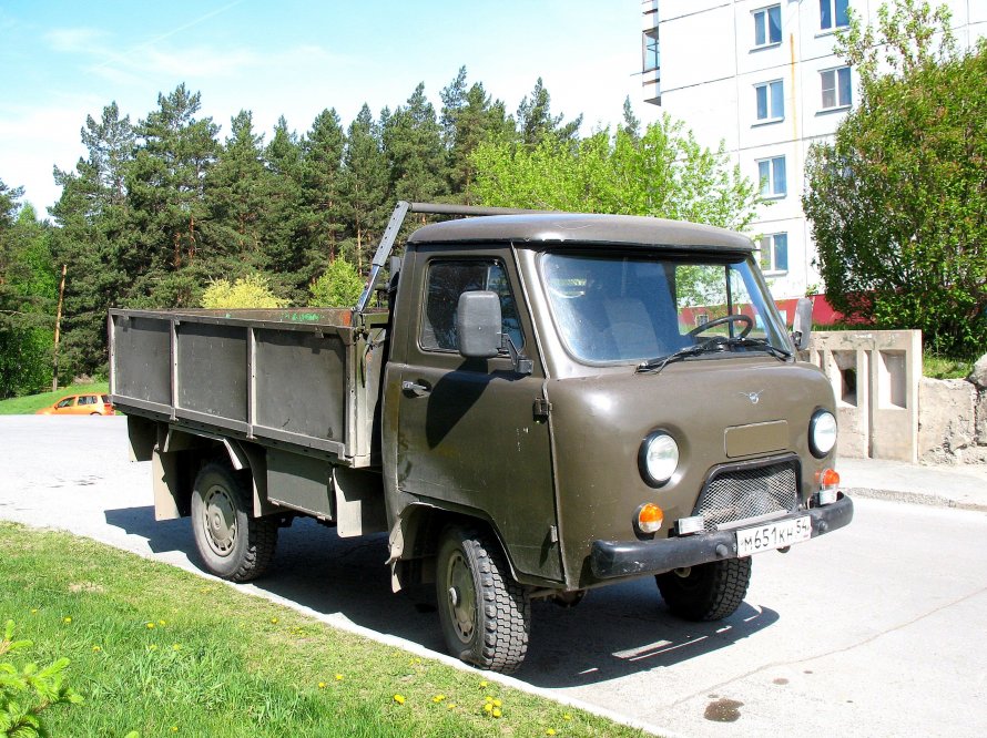 УАЗ бортовой модель 3303