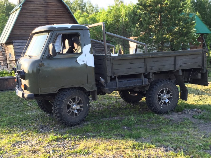УАЗ 3303 бортовой старый