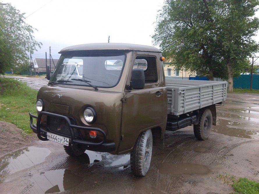 УАЗ 3303 2001 бортовой
