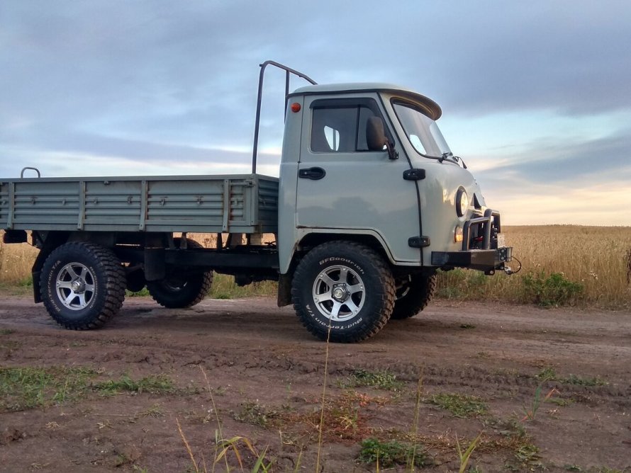 УАЗ 3303 головастик