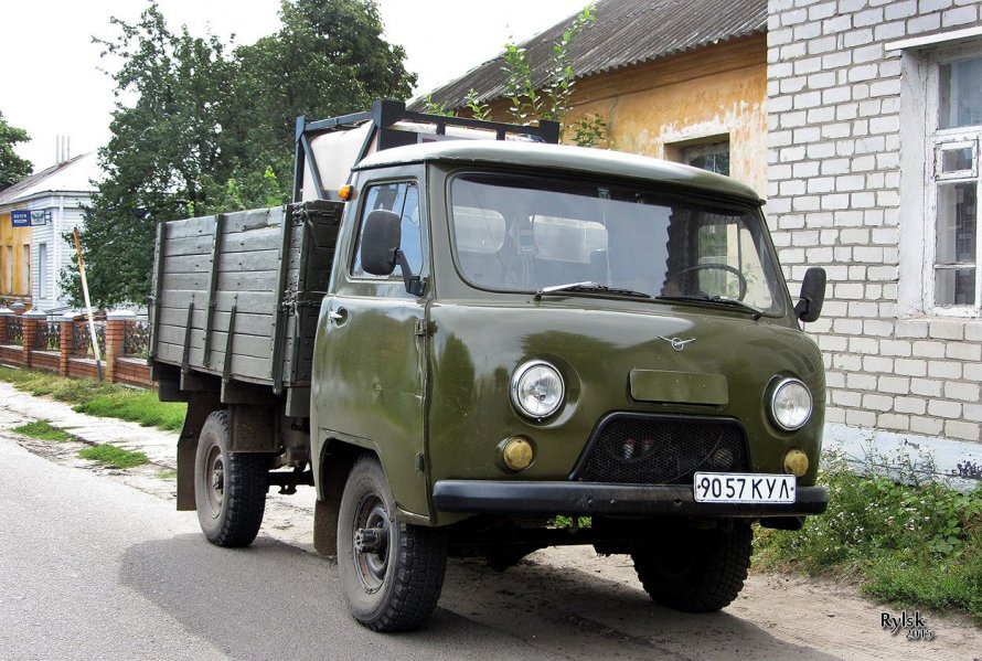 УАЗ грузовой 3303