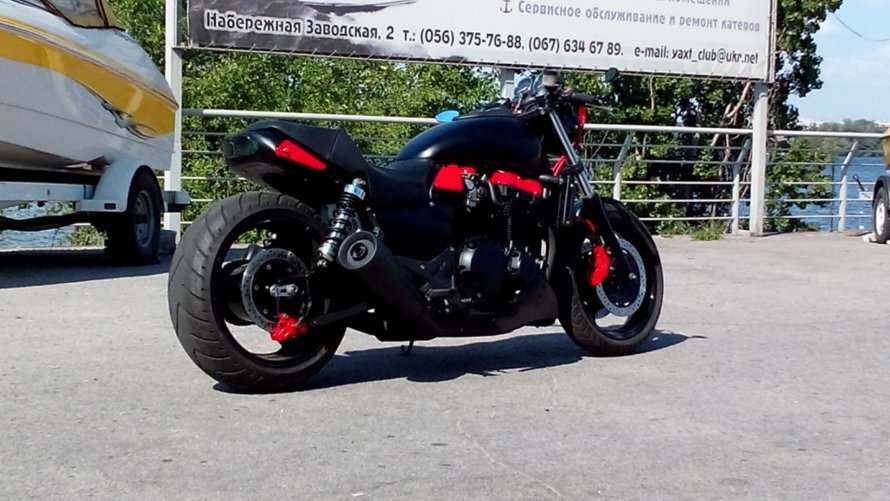 Honda x4 Black Edition
