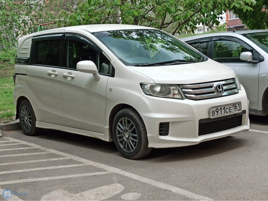 Honda Mobilio Spike 2002