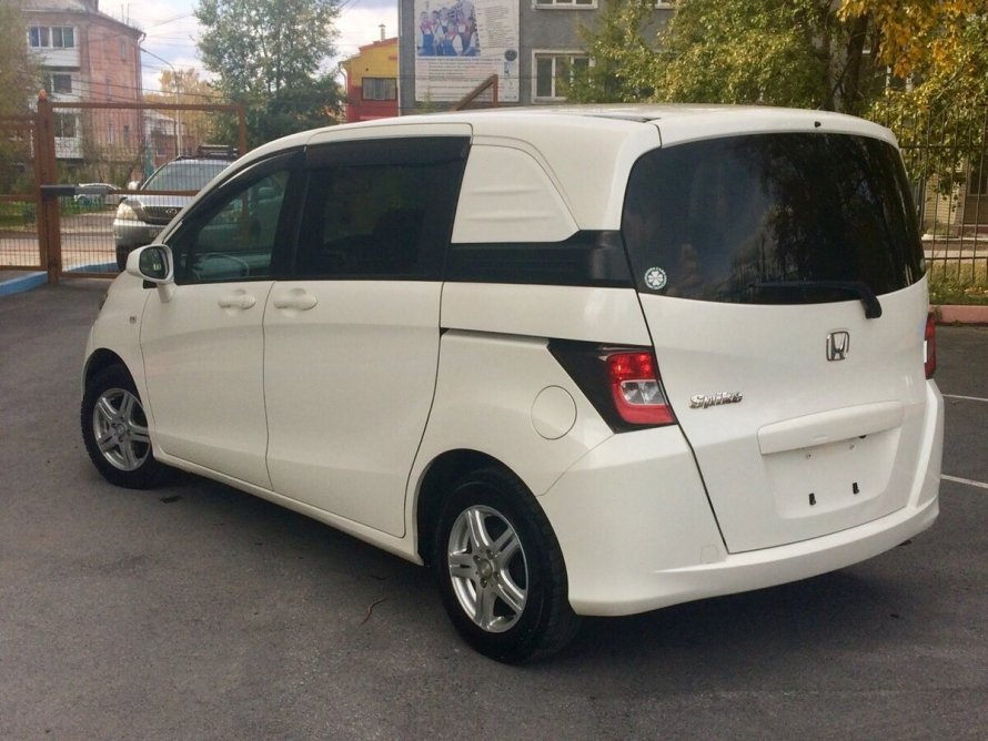 Honda минивэн 2016 Фрид Спайк