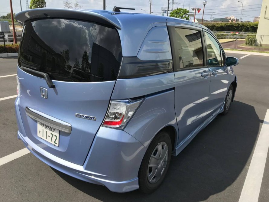 Honda freed Spike 2012