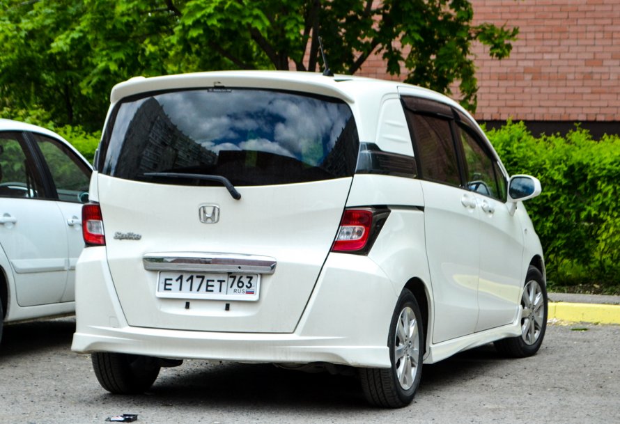 Honda Mobilio Spike