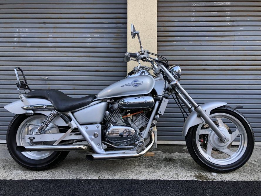Чоппер Honda Magna