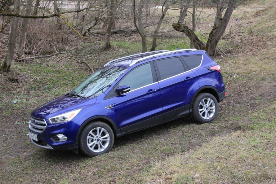 Ford Kuga 2018 синий