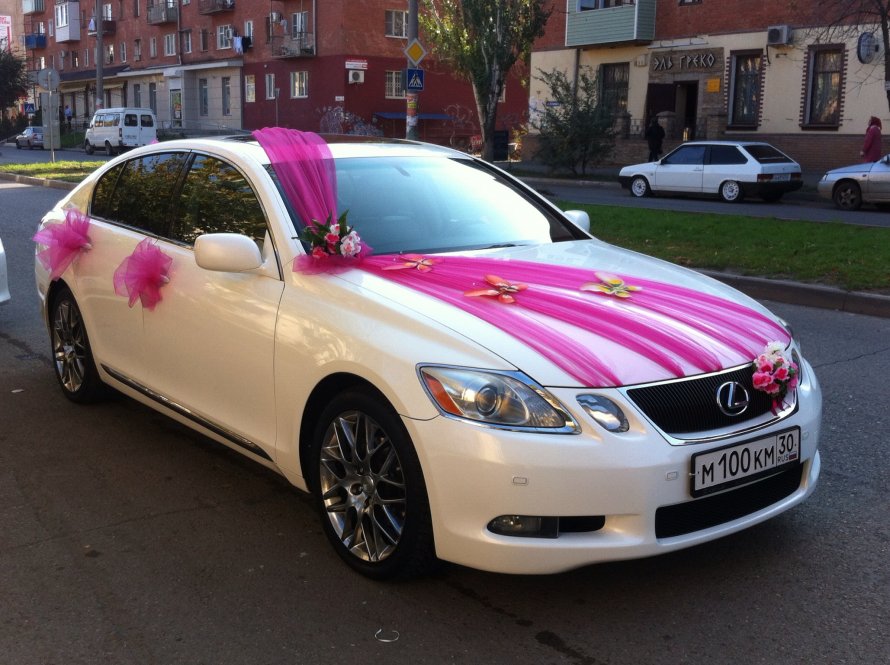 Украшение автомобиля на свадьбу