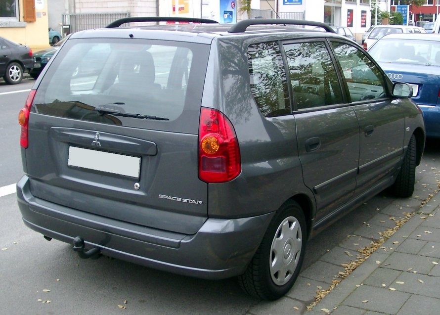 Mitsubishi Спейс Стар