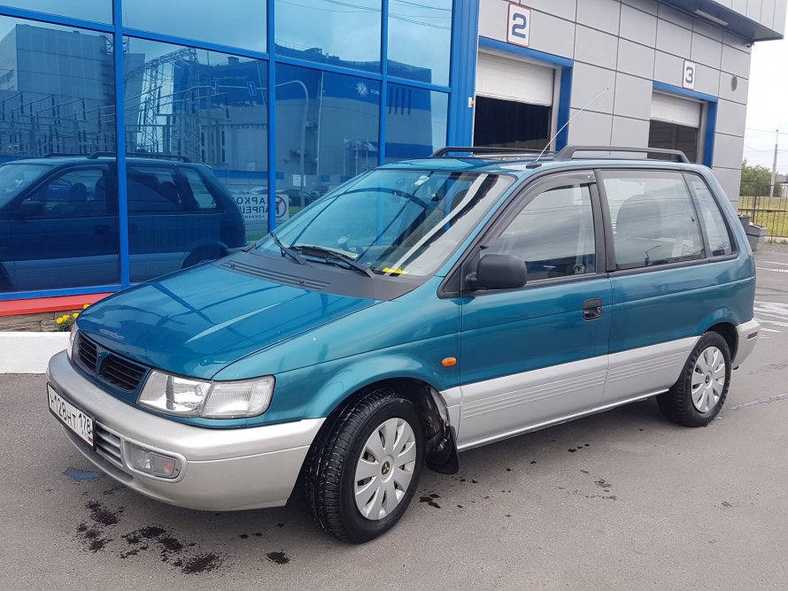 Mitsubishi Space Runner 1997