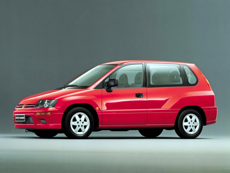Mitsubishi Space Runner 2000