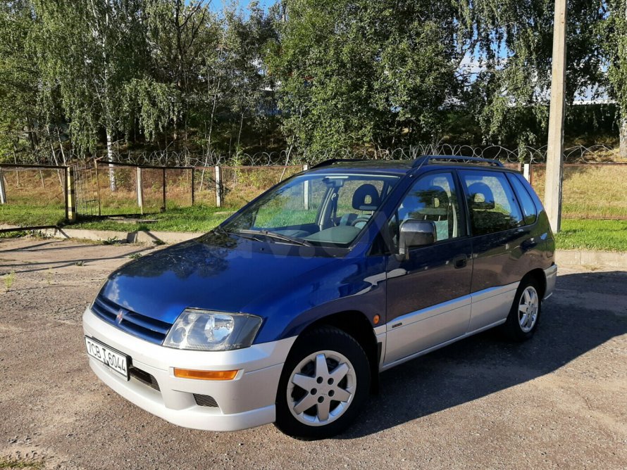 Mitsubishi Space Runner 2