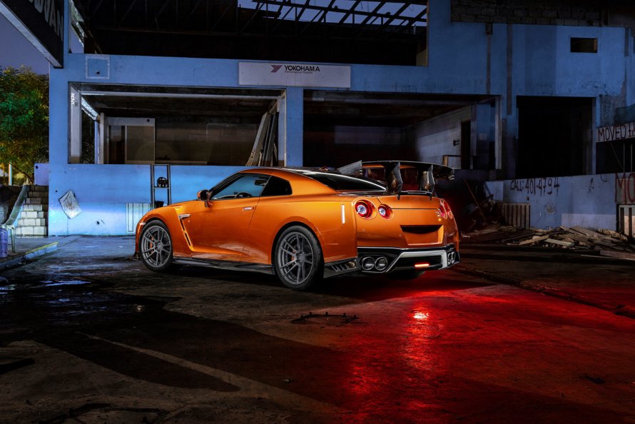 Nissan Skyline r34 Orange