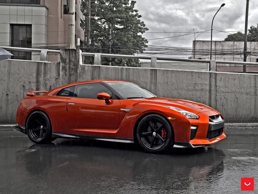 Nissan GTR r35 оранжевый