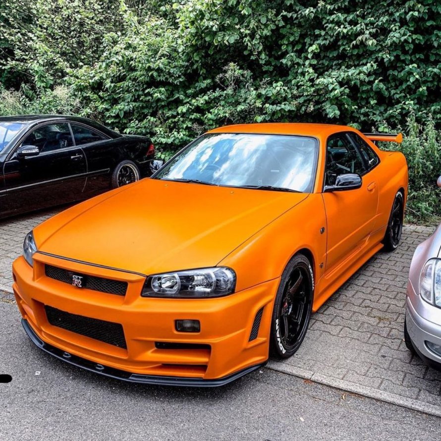 GTR r35 оранжевый