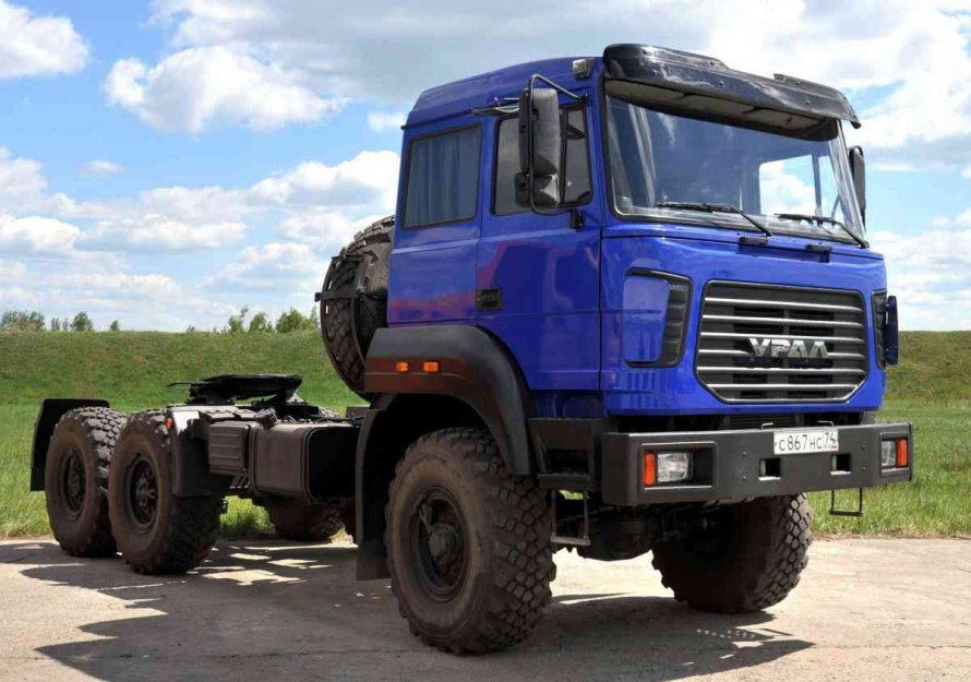 Урал Некст тягач 6х6
