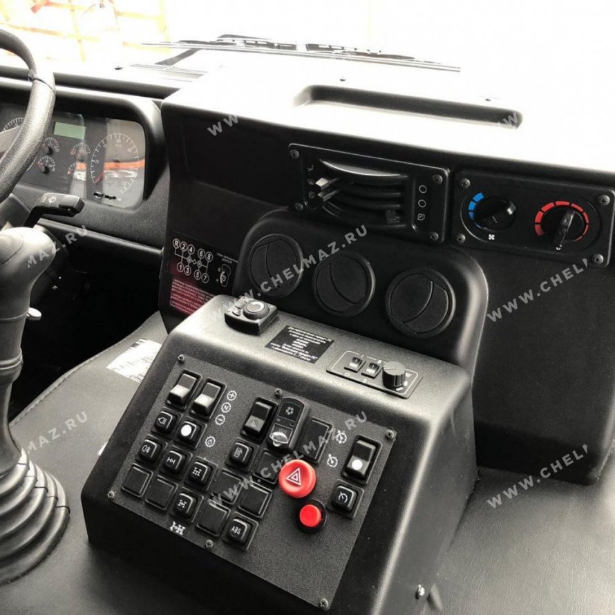 Урал 6370 кабина