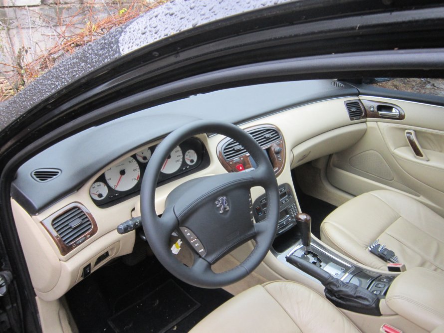 Peugeot 607