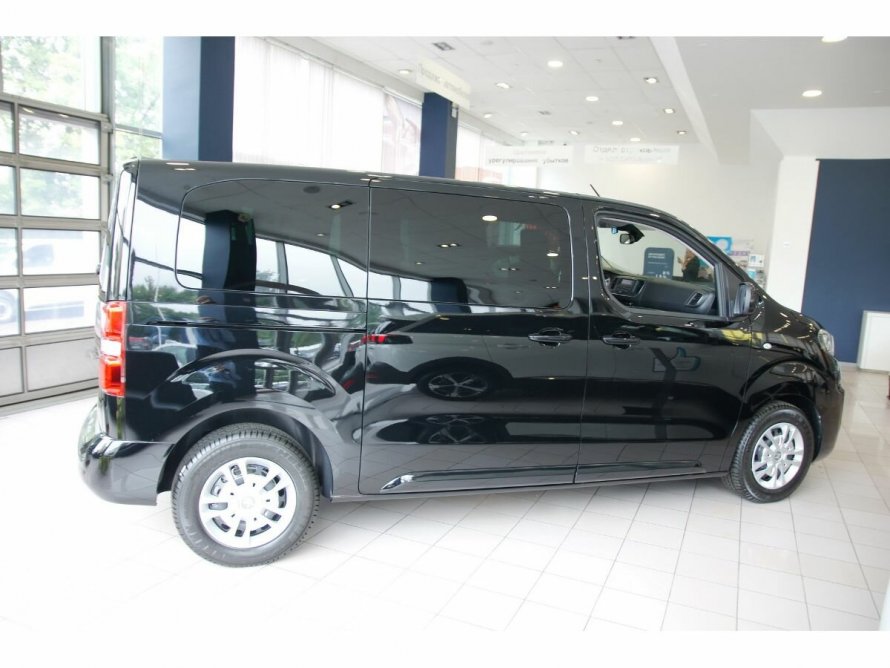 Peugeot traveller 2021