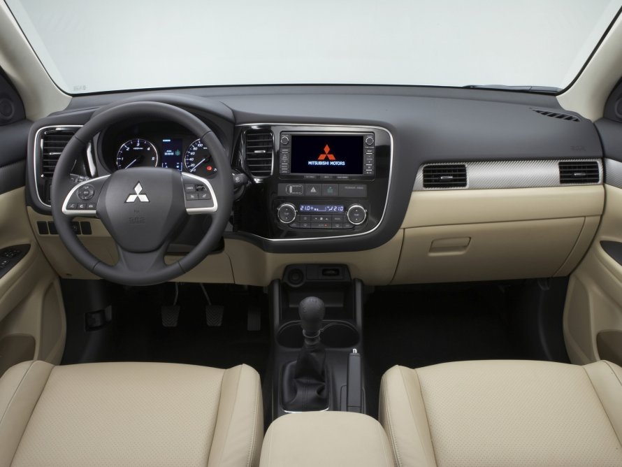 Mitsubishi Outlander 2012 Salon