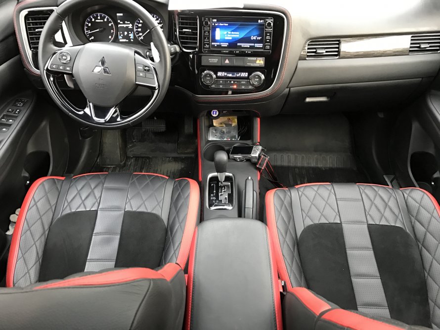 Mitsubishi Outlander салон