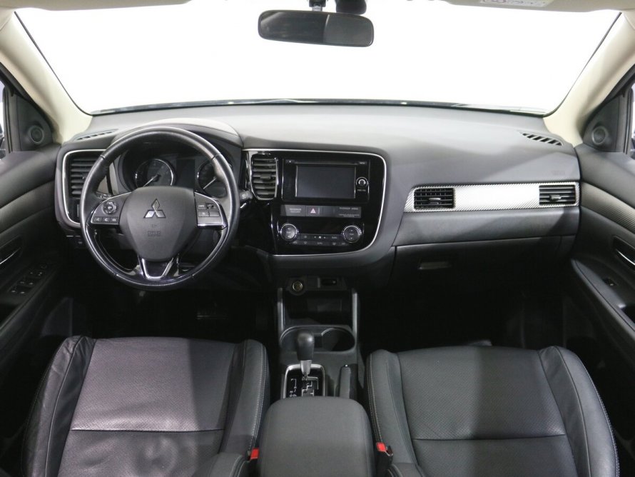 Outlander XL 2008 салон