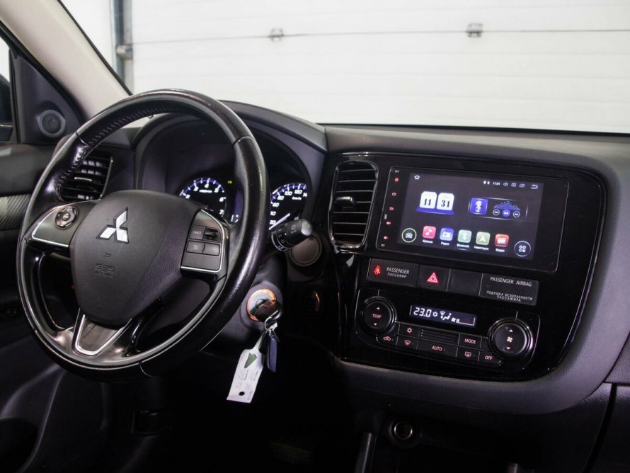 Mitsubishi Outlander 2020 салон