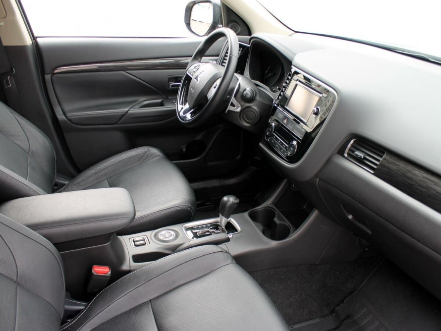 Mitsubishi Outlander III Рестайлинг 3 салон