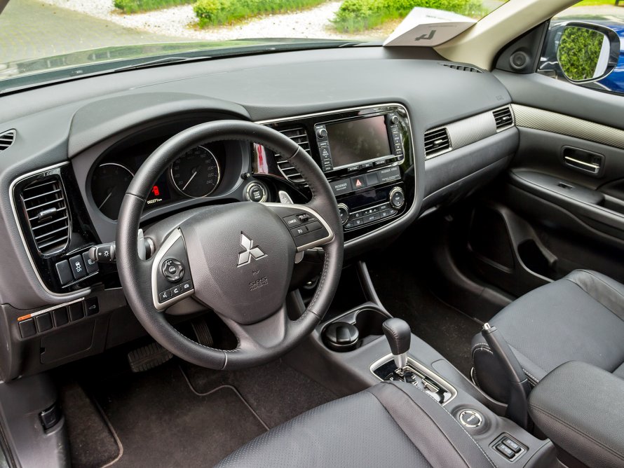 Mitsubishi Outlander 2012 салон