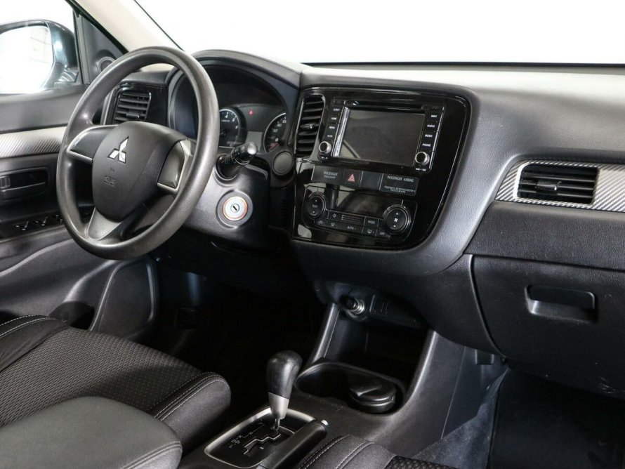 Mitsubishi Outlander 2012 Salon
