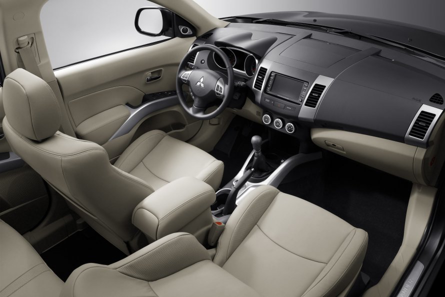Mitsubishi Outlander 2014