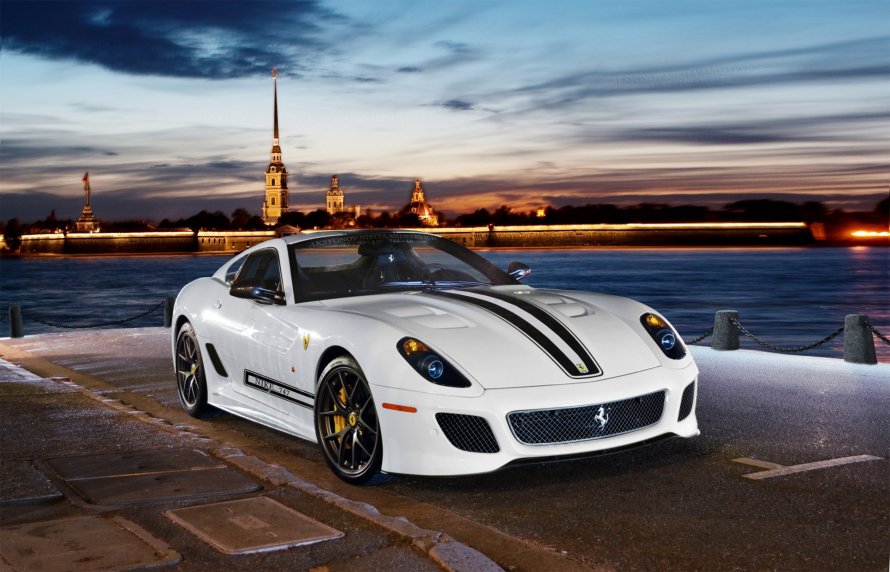 Ferrari 599 GTO белый