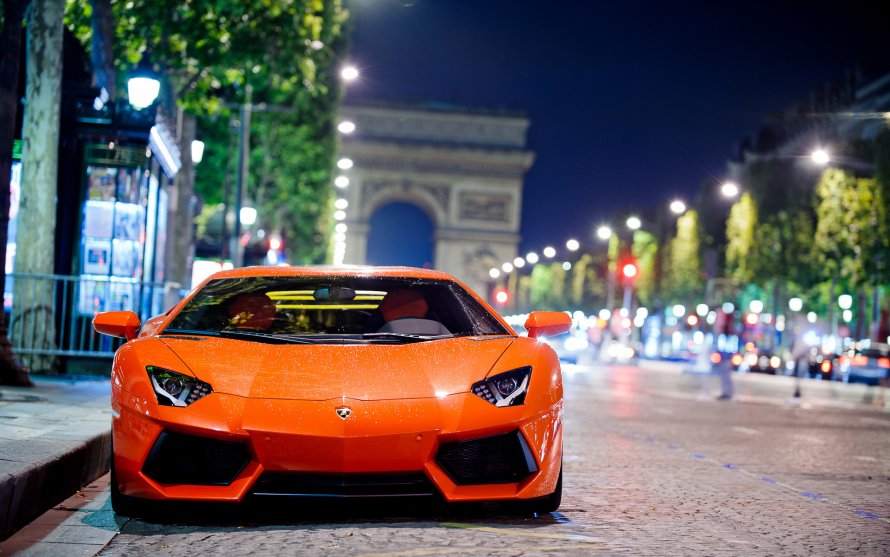 Lamborghini Aventador lp700