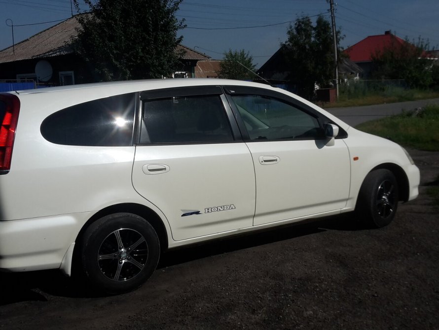 Honda Stream 2002 1.7 белая в Якутске